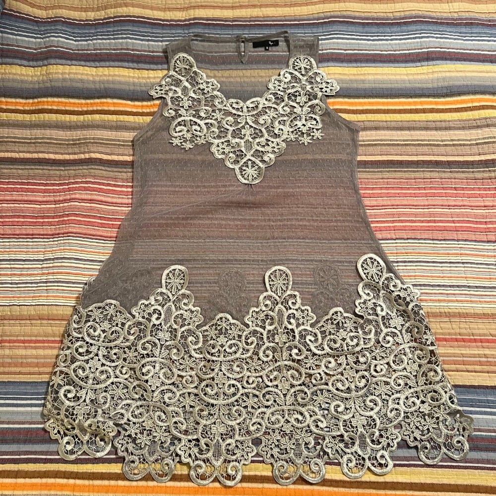Ryu Lace Overlay Sheer Mesh Top Grey Sleeveless V-Neck‎ Women's Size S
